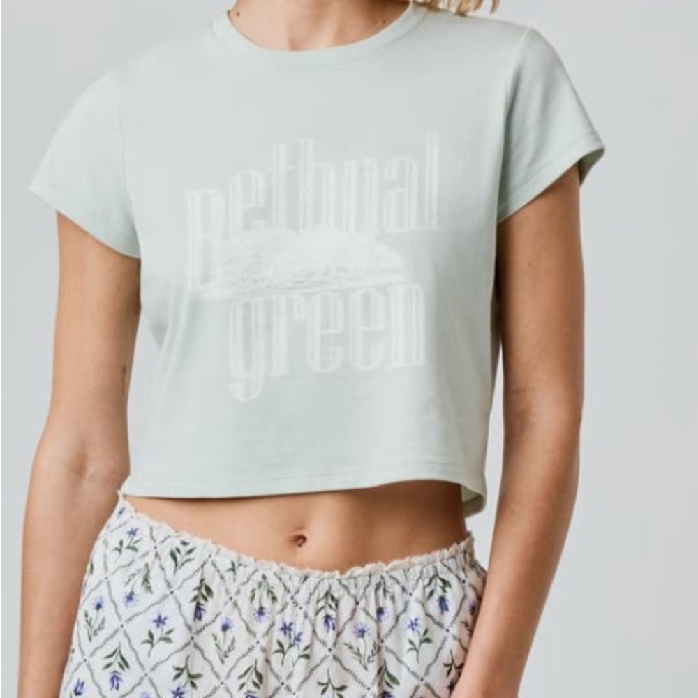 Florence by Mills Bethnal Green Graphic Crop Graphic Tee